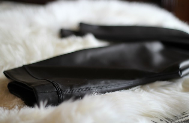 Express black scuba leggings