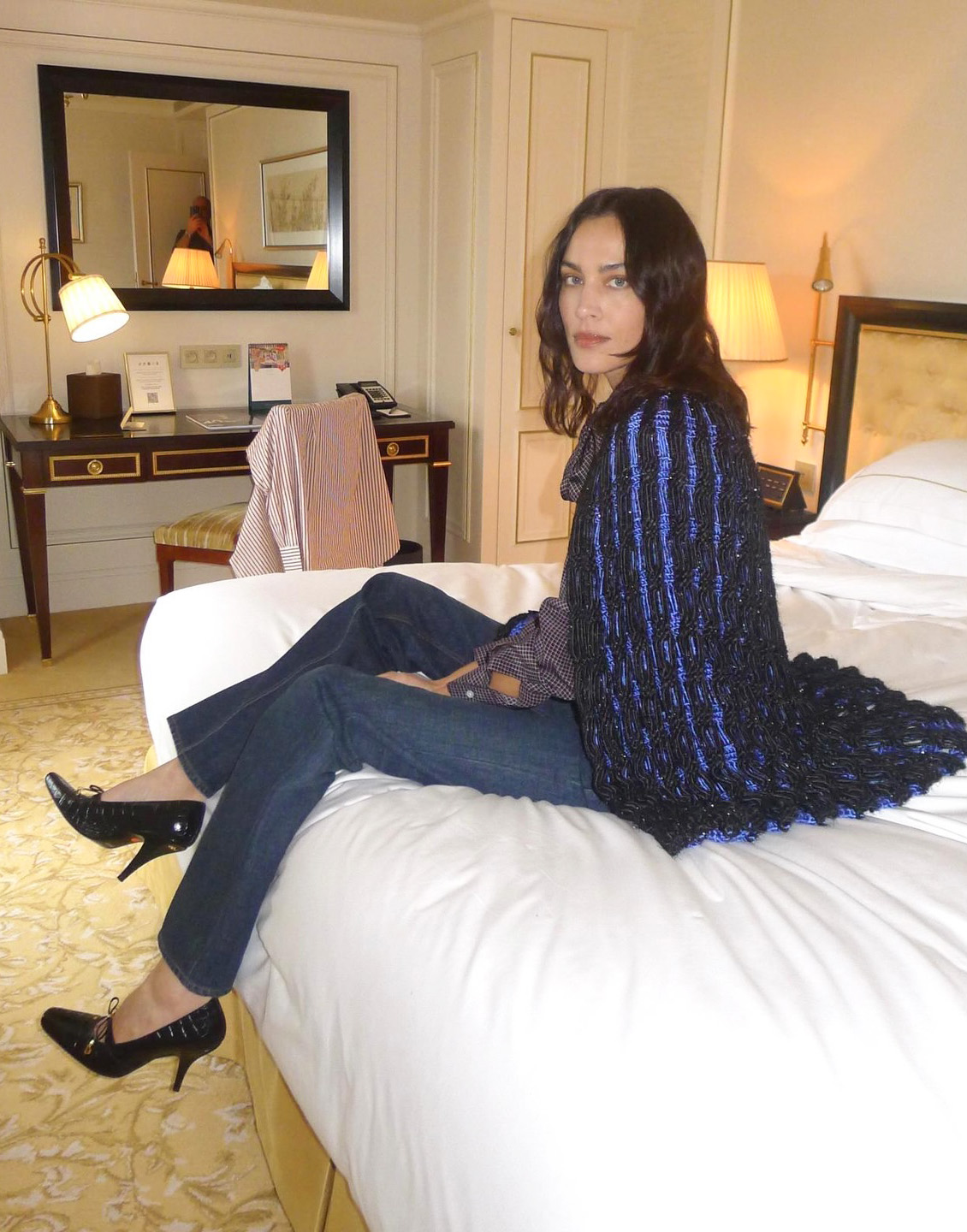 Alexa Chung wearing jeans with bow heels