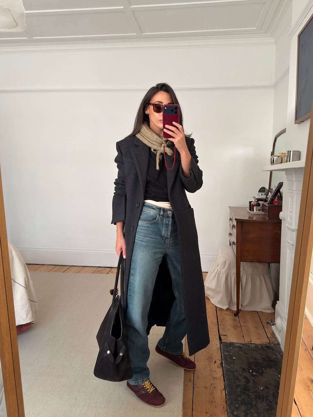 Woman wearing best outfit formula of 2026.