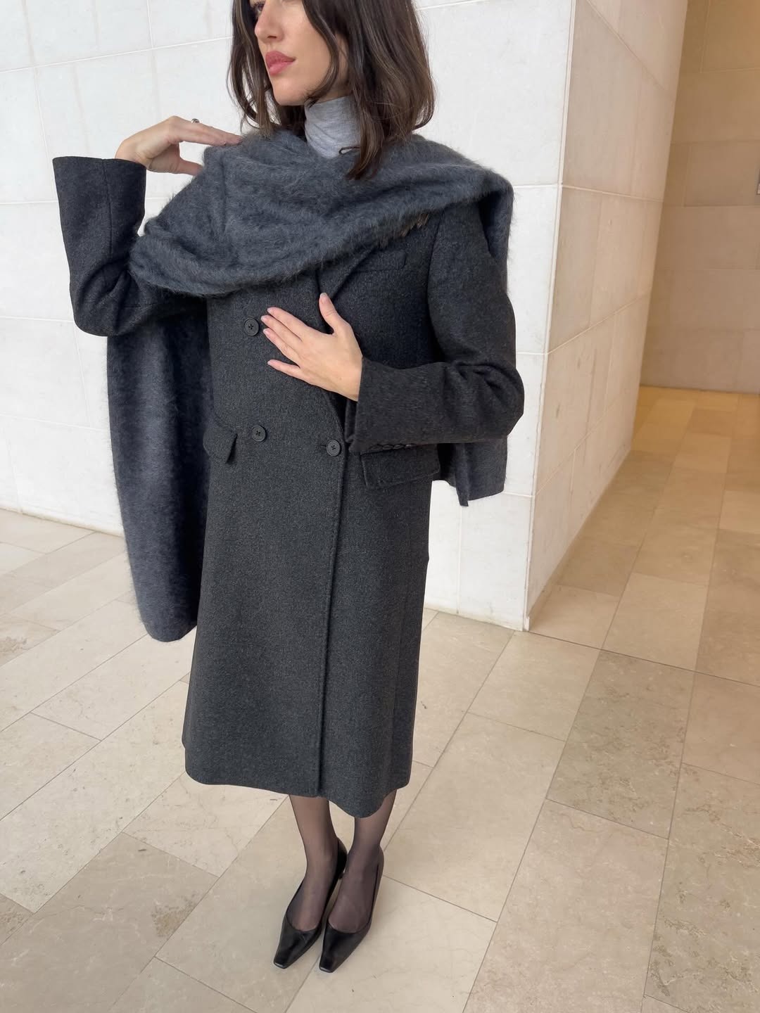 @iliridakrasniqi wears the Aritzia Expertly Tailored collection