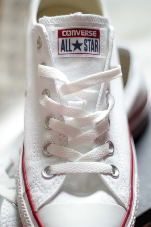 converse white low top