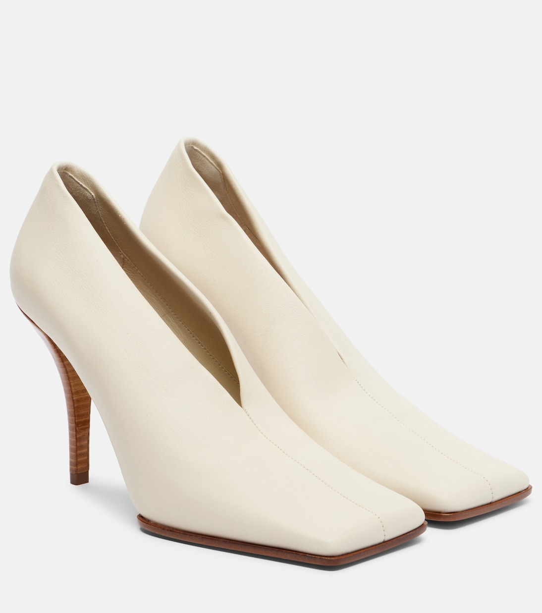 Alaia, 90 leather pumps