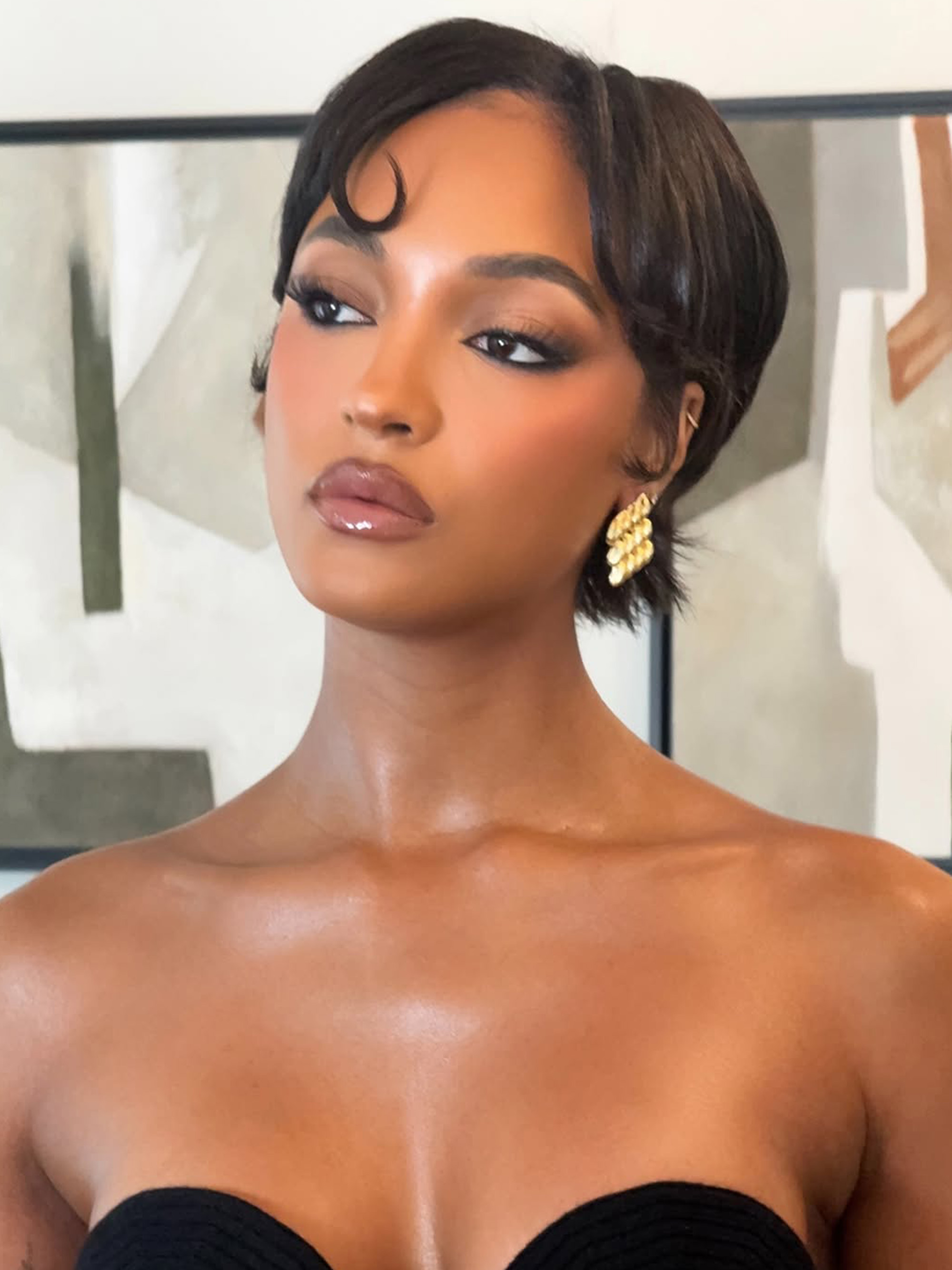 Jourdan Dunn with a bixie.