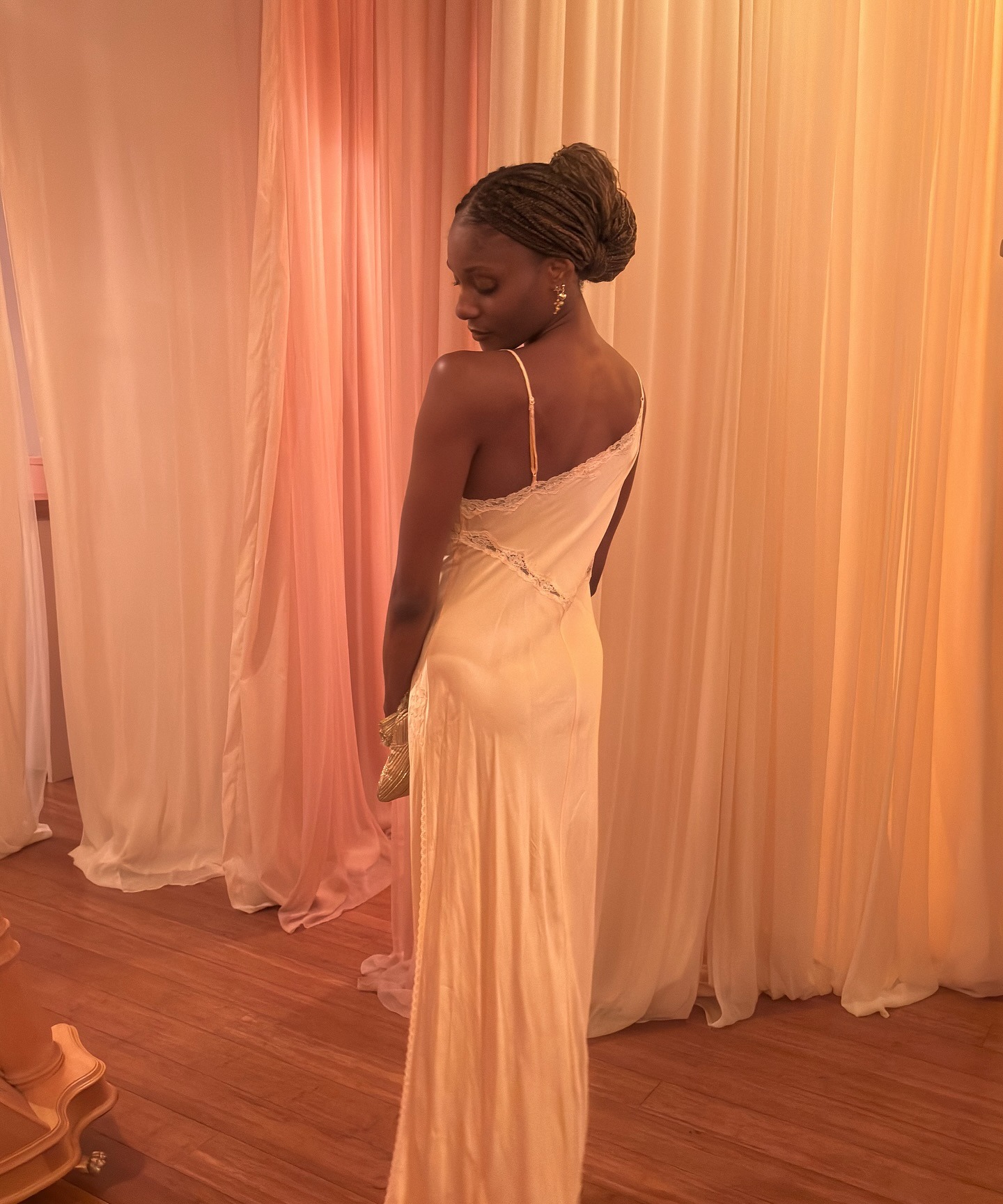 Photo of creator @camrihewie with a French twist