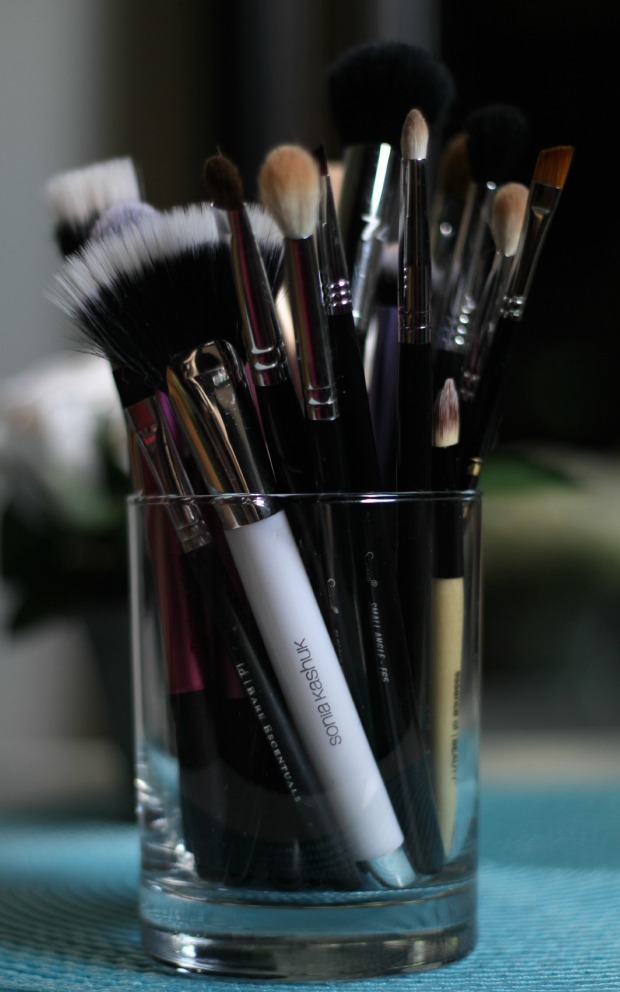 makeup brush holder diy