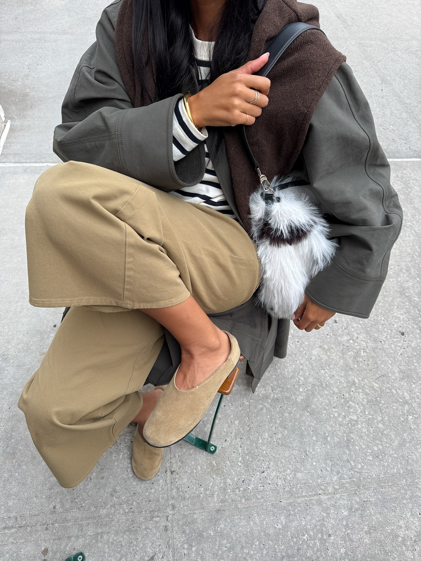 Influencer wearing minimalist ballet flats.