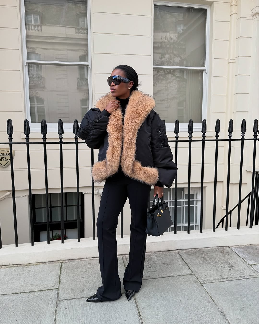 Woman wearing best outfit formula of 2026.