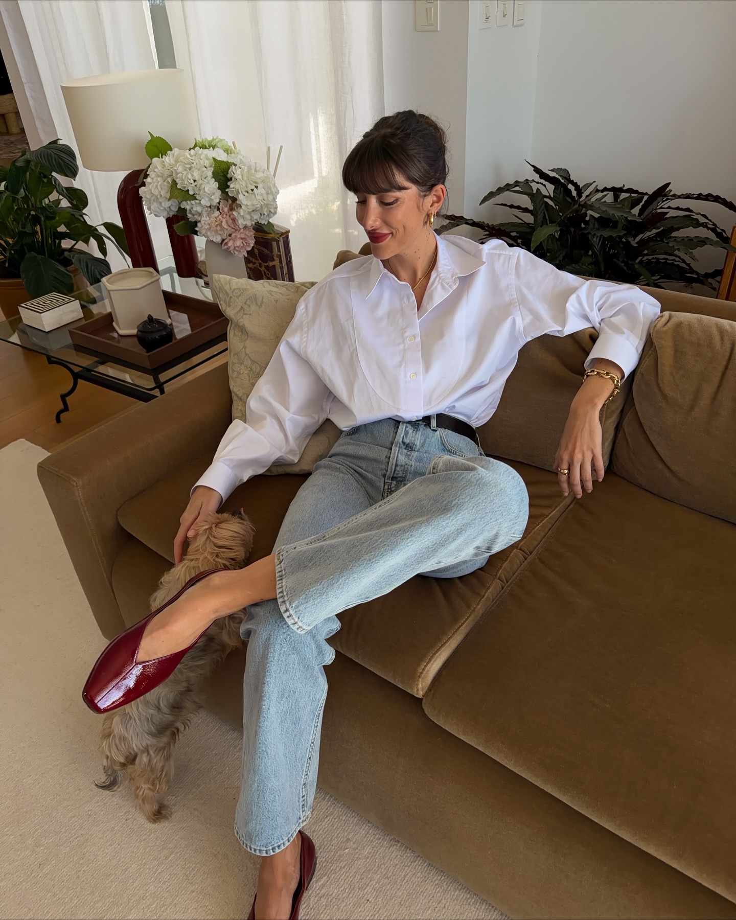 How French women style flats with jeans
