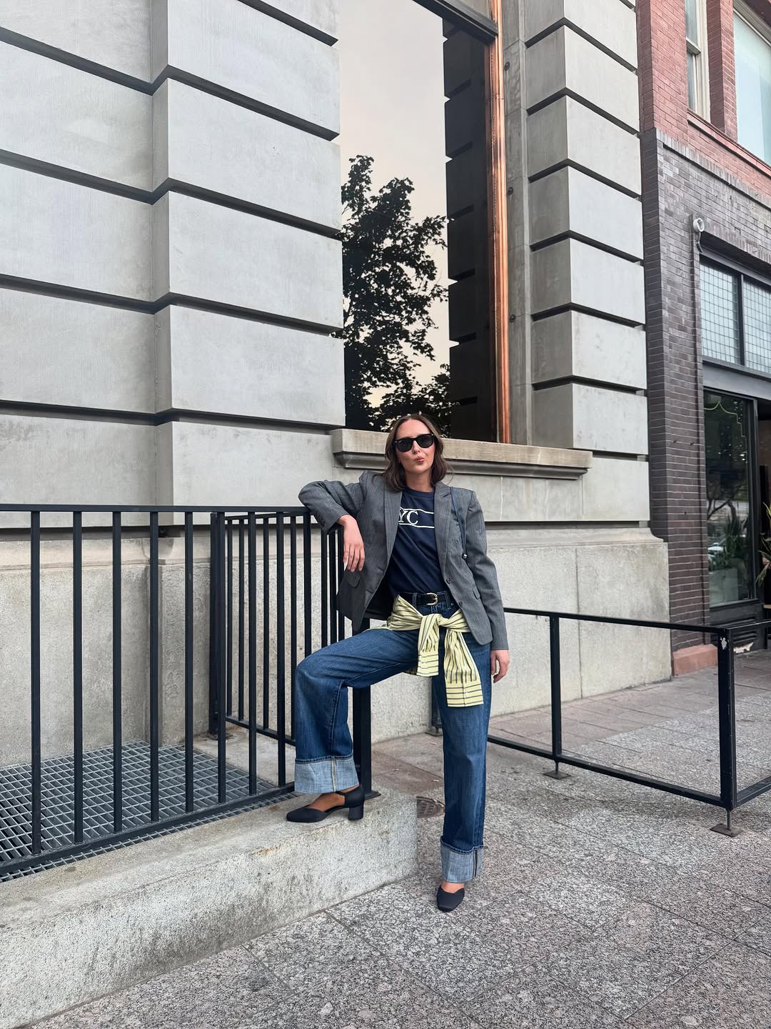 Woman wearing jeans with heels outfit 2026.